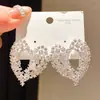 Brincos de Tarraxa Coração Vazado com Zircônia Ultra Brilhante Agulha de Prata Design Exclusivo de Nicho Brincos Joias de Orelha Modernas de Luxo Leve