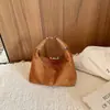 Nova bolsa feminina, bolsa de palha versátil e confortável, bolsa de ombro, bolsa baguette, novo produto de fábrica da moda, bolsa de ombro preta