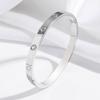Pulseira Feminina Moda Transfronteiriça Flor de Trevo Flor de Ameixa Pulseira de Aço Inoxidável Cravejada de Diamantes Elegante Moda Feminina Pulseira de Titânio Joias