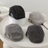Gorra de visera con bordado de letras laterales a rayas para niños, unisex, boina versátil vintage para primavera y otoño, gorra de visera nueva