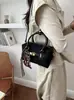 Bolso Boston pequeño de plaza transfronterizo, bolso bandolera de gamuza, exquisito y moderno, bolso de hombro para mujer Otoño 2026