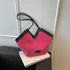 Bolsa Tote de Ombro Grande Capacidade Elegante Versátil Moda Outono 2026 de Nicho de Alto Padrão para o Dia a Dia
