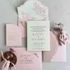 Set de invitaciones de boda en lujoso papel hecho a mano color verde bosque, con papel de algodón de borde deshilachado, adecuado para fiestas de compromiso