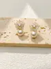 Aretes hexagonales de circón y perla, aretes de alta gama y versátiles, accesorios de nicho de estilo de lujo ligero para mujer