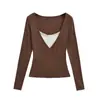 Camiseta Preta de Manga Comprida Falsa de Duas Peças com Decote em V para Mulheres no Início do Outono Costura em Cores Contrastantes Camisa com Sobreposição Interna Top Slim Curto Sexy