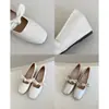 Sapatos Mary Jane Quadrados Weimei Girl 6333-1 Estilo Francês para Mulheres com Salto Escondido, Laço, Boca Rasa e Adequados para Combinar com Vestidos