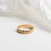Anel Quiltado em Aço Titânio Estilo Tweed para Mulheres e Homens, Anel de Casal Quiltado, Anel Quiltado em Ouro 18K para Mulheres e Homens, Ins