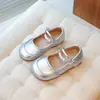 Zapatos de cuero para niñas 2026 nuevos zapatos de primavera y otoño para niños zapatos de princesa para niñas suela blanda estilo bosque zapatos de otoño para niñas