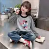 Camada Base Térmica de Fleece para Meninas Outono Inverno 2026 Novo Estilo Crianças Médias e Grandes Roupa Íntima Quente Bloco de Cor Patchwork Listras Camiseta de Manga Longa