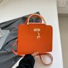 Bolso de Hombro para Viajero de Moda con Diseño Nicho para Mujer 2025 Primavera y Verano Nuevo Bolso Cuadrado Pequeño Cruzado de Alta Gama