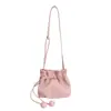 Bolsa elegante e estilosa tipo saco com cordão para mulheres, nova moda 2026, bolsa de ombro versátil, bolsa transversal para o dia a dia