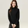 Suéter 100% cachemira pura modelo 2026 para mujer, con cuello semi-alto, diseño de punto acanalado, ajuste suave y cómodo, y adecuado para usar en capas en otoño e invierno.