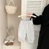 Pantalones Jogger Florales Estilo Bohemio para Bebé Niña Otoño e Invierno Nuevos de Moda para Bebé Pantalones Linterna Cálidos con Encaje Empalmado Forro Polar
