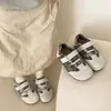 Zapatos de ballet planos redondos calados de color block populares para mujer, nuevos zapatos casuales finos versátiles de verano 2026 con correas de velcro