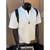 Camiseta de Manga Curta Patchwork com Rebites 2026 para Homens, Verão Estilo Americano Tendência Legal Solta Gola V Manga Meia-Manga Puxador Camiseta de Algodão