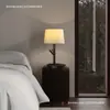 2026 Lámpara de Mesa de Carga Inalámbrica Creativa de Nuevo Diseñador Simple para el Hogar Madera Maciza Decorativa Lámpara de Lectura de Cabecera para Dormitorio