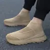 Tênis esportivo de corrida versátil e moderno para homens e mulheres plus size, tênis estiloso slip-on de malha fly para casais