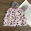 Chapéu de Lã com Estampa de Leopardo Novo Coreano para Mulheres, Chapéu de Tricô Pulôver para Outono e Inverno, Chapéu de Tricô Afina o Rosto, Chapéu Frio Retrô de Rua