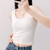 Camisola Corta Blanca de Canalé para Mujer, Ropa Interior de Verano con un Diseño Moderno, Trendy y se Puede Usar Afuera