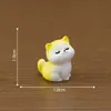 Paisagem em miniatura com gatinhos fofos de laço, decorações adoráveis para casa de bonecas DIY e pequenos enfeites de mesa