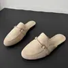 Outono 2026 Mais Vendidos Chinelos com Fivela de Metal na Ponta do Pé Moda Versátil Slip-on Bico Fino Sapatos Femininos Comércio Exterior Atacado