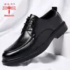 Sapatos masculinos de couro da marca Dragonfly, estilo britânico para ocasiões formais, novos casuais de couro macio com sola macia 2026 sapatos masculinos para casamento e noivo