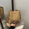 Bolsas Europeas y Americanas, Bolsos de Mujer, Bolsos de Mujer Texturizados, Bolsos Cruzados de Moda, Bolsos de Mano con Cadena de Nicho, Bolsos Cubo Estilo Western