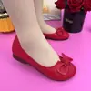 Nuevos Zapatos de Cuero Suave de Suela Plana y Suave, Boca Baja Nueva, Suela de Piel de Vaca Antideslizantes, de Moda, para Madres de Mediana Edad/Mayores, Primavera/Verano 2026