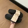 Chinelos de Plataforma com Solado Grosso para Mulheres, Uso Externo de Verão, Nova Moda 2026, Sapatos de Praia Ultra Confortáveis, Sandálias Pão Tendência Estilo Francês