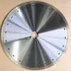 Discos de Corte Diamantados para Carreteras de Concreto Armado, Específicamente para Aplicaciones de Ingeniería Municipal como el Ranurado de Asfalto sobre Superficies de Cemento