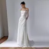 Vestido de novia ligero de hombros descubiertos elegante con cola para fotografía de viaje Mori simple al aire libre de tul ajustado adelgazante con encaje de manga larga