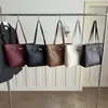 2026 Verão Clássico Nova Grande Capacidade Alta Qualidade Versátil Fashion Simples Estiloso Bolsa Tote de Ombro Único e de Mão