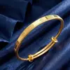 Vietnam Arena Oro Chapado en Oro Trébol de Cuatro Hojas de la Suerte Pulsera de Empuje y Tirón Moda Cotidiana Versátil Pulsera Suministro Mayorista