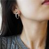 Pendientes de Círculo de Sentido Avanzado Nueva Moda de Verano Simple liso Anillo Pendiente de Oreja Diseño de Nicho Sentido Pendientes Antiaplatados E8945
