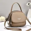 Bolso de hombro casual versátil para mujer, nuevo modelo 2026, bolso simple y elegante con un toque de alta gama, bolso cruzado