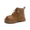 Outono 2026 Novas Botas Martin para Meninos Botas Amarelas Pequenas Infantis Botas Curtas de Cano Curto Estilo Britânico para Meninas Dropshipping