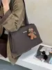 Bolsa Tote Commuting de Rede Transfronteiriça Feminina 2026 Novo Estilo Tendência Outono Lã Bolsa de Ombro Único Bolsa Saco de Grande Capacidade