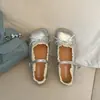 Sapatos de Salto Baixo Planos Franceses Brancos Mais Vendidos Femininos 2026 Nova Primavera Verão Combinando com Saias Sola Macia Versátil Sapatos Mary Jane