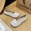 Zapatos planos de talla grande 35-43 para mujer, mocasines 2026 primavera y otoño, nuevos, versátiles, de moda, slip-on, zapatos de suela fina