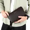 Bolso de Mano Sencillo para Hombre con un Toque de Lujo Ligero, Bolso de Mano Casual de Negocios con un Toque de Alta Gama, Versátil, Ligero, Bolso de Mano con Múltiples Compartimentos