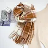 Bufanda Cuadros Estilo Coreano para Mujer, Bufanda de Invierno con Ambiente Estudiantil, Abrigo Engrosado y Cálido, Chal con Borlas de Imitación Cachemir para Mujer