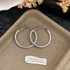 Pendientes de Aro de Metal de Moda Europeos y Americanos, Nuevos Pendientes de Botón Tendencia, Pendientes de Aro Lisos con Diseño de Nicho, Accesorios para Orejas de Gama Alta y Elegantes
