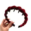 Faixa de Cabelo Veludo Vermelho Estilo Ano Novo para Lavar o Rosto e Aplicação de Maquiagem, com Dentes e Características Antiderrapantes