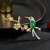 Nova Broche de Pássaro Feliz Estilo Nacional Pedra Crisoprásio Natural Alfinete de Alta Qualidade Acessórios Inteligentes de Luxo Acessível para Mulheres