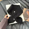 Bufanda Pequeña de Punto Cruz de Color Mixto Dulce para Mujer Otoño e Invierno Nuevo Estilo Coreano Versátil Cálida Bufanda de Lana para la Columna Cervical