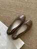 Zapatos de boda planos rojos estilo francés Chuyuji, zapatos de mujer, nuevo modelo de verano 2026, bailarinas plateadas con lazo