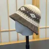 Gorro de punto jacquard estilo Fair Isle coreano para mujer, nuevo modelo de otoño e invierno, cálido, protector de orejas, adelgazante, de lana, gorro de pescador