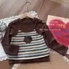 Camiseta de Manga Larga para Niña, Nuevo Estilo Coreano de Otoño con Rayas y Bordado de Gatito, Top Falso de Dos Piezas, Atuendo Elegante de Otoño para Bebés