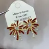 Brincos de Fogo de Artifício Pérola Vermelha com Design de Nicho, Únicos e Versáteis, Brincos da Moda com Sensação de Luxo Leve e de Alto Padrão, Acessórios de Orelha Elegantes
