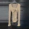 2025 Nuevo Otoño e Invierno Camiseta de Encaje Calado para Mujer Aspecto Adelgazante Prenda Base Moda Empalme Top de Cuello en V